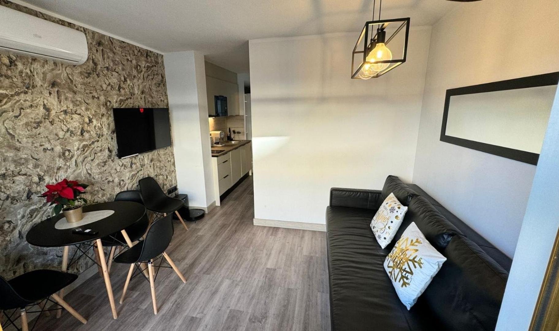 A Estrenar Preciosos Apartamentos Aparthotel Inter2, New Apartments Ln Aparthotel 12 Months Open! Self Check In! Reserva Garaje! サロウ エクステリア 写真
